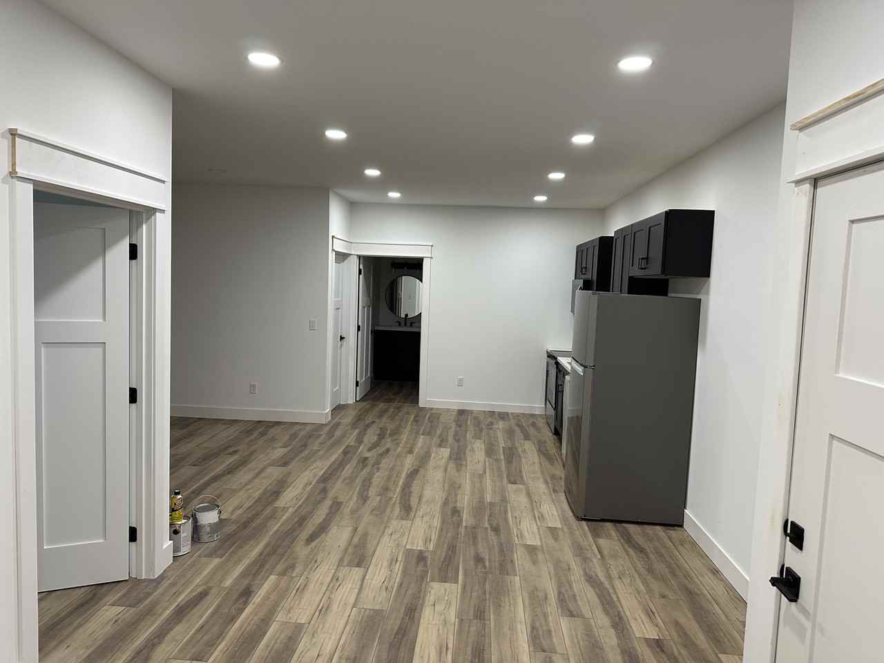 105 E Poplar St #10 - Photo 5 of 7