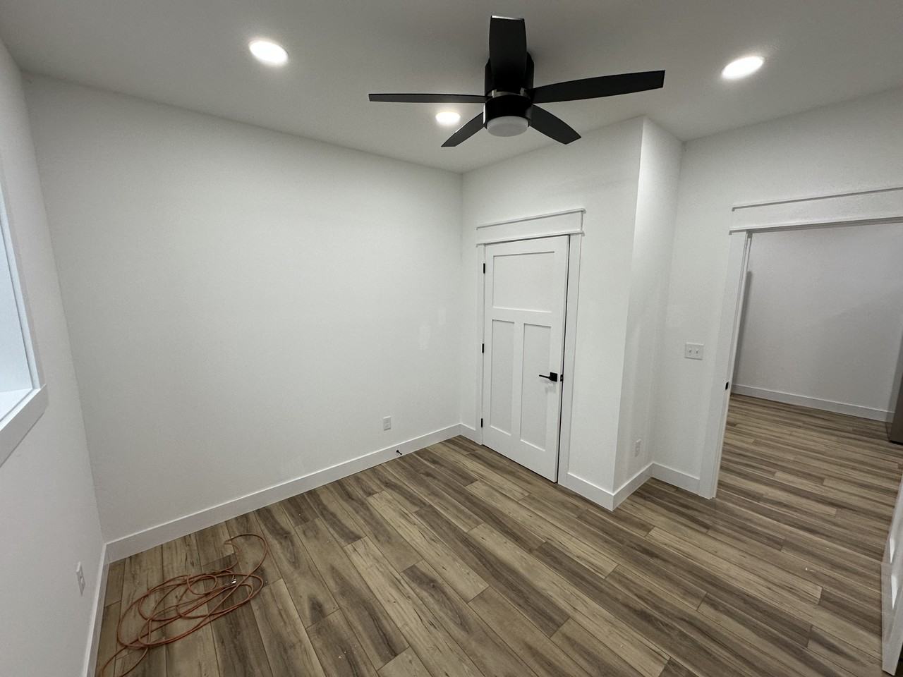105 E Poplar St #10 - Photo 7 of 7