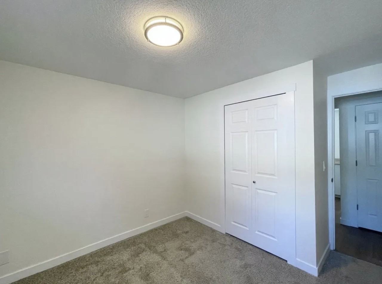 1345 S Ivy St #A - Photo 3 of 8