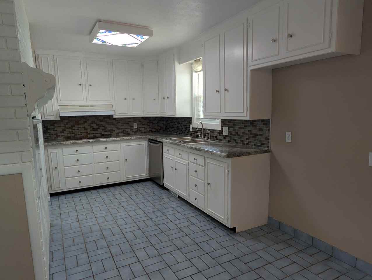 2141 E Page St - Photo 2 of 11