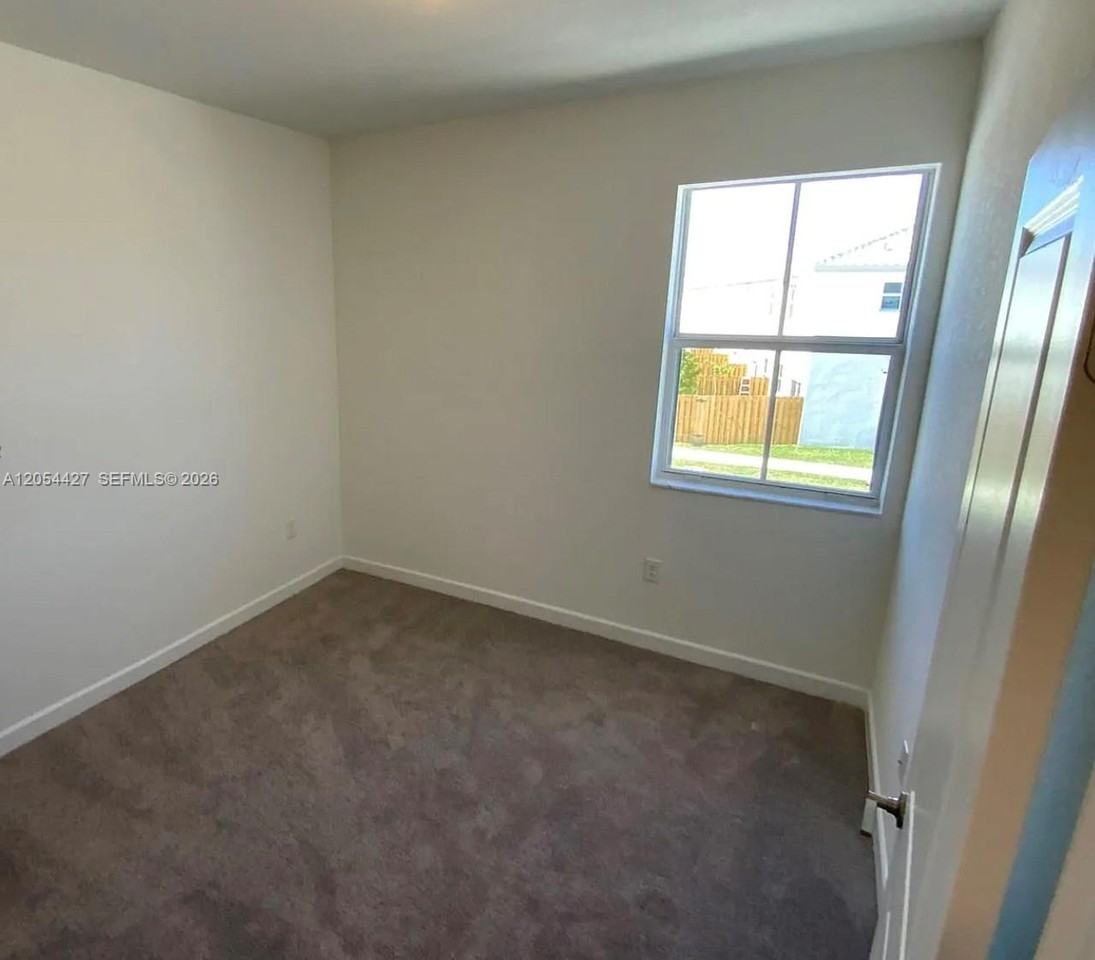 18599 Se 27th Ter - Photo 5 of 16