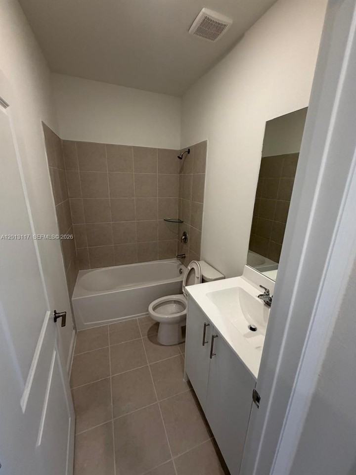 2643 Se 27th Ln - Photo 7 of 12