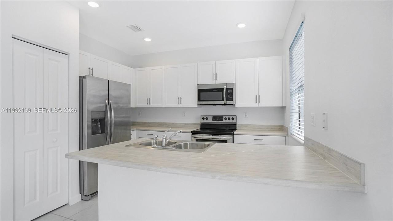 2676 Se 12th Pl - Photo 3 of 44