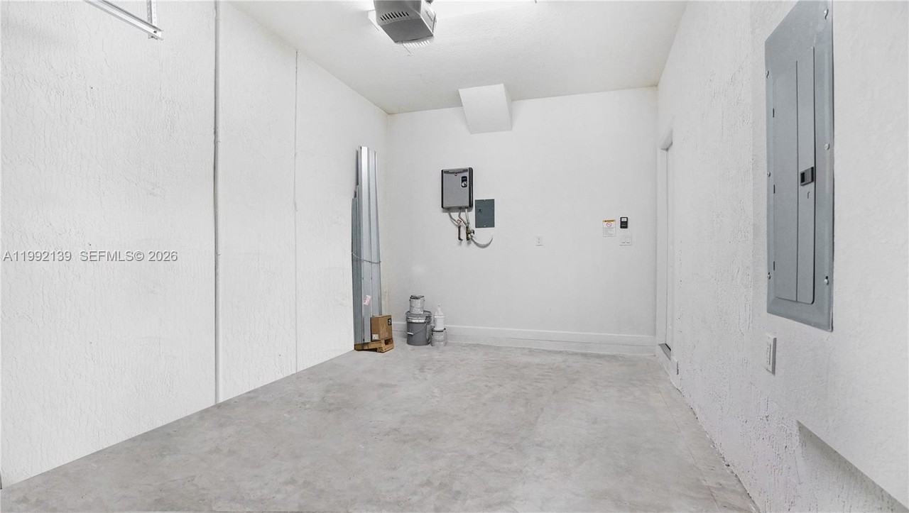2676 Se 12th Pl - Photo 4 of 44