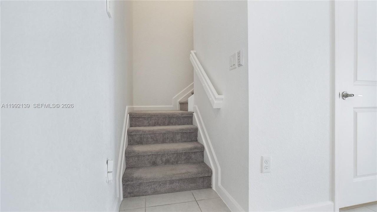 2676 Se 12th Pl - Photo 7 of 44