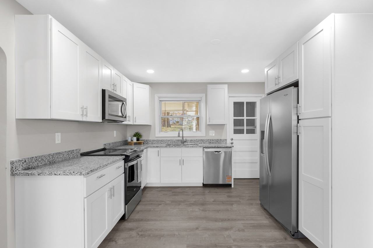 223 N Dellwood Rd - Photo 2 of 28