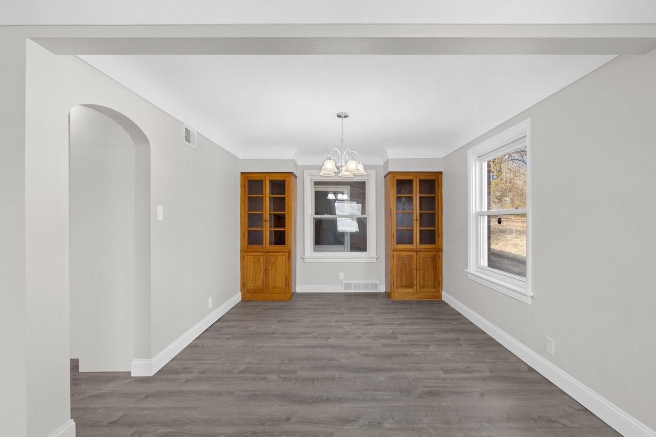 223 N Dellwood Rd - Photo 6 of 28