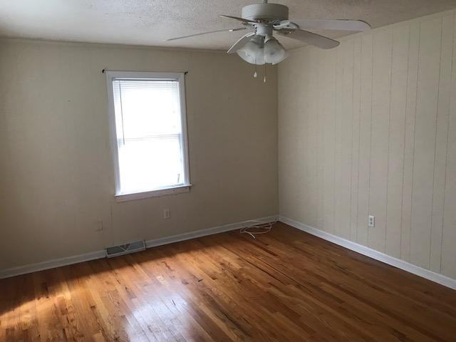1541B Joan St - Photo 2 of 9