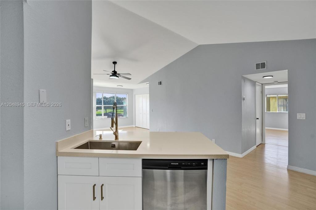 12760 Vista Isles Dr - Photo 5 of 10