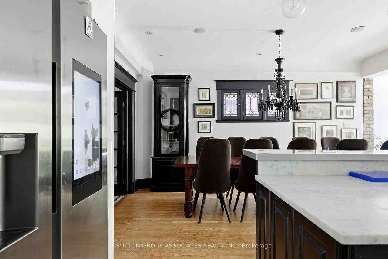 33 Albany Avenue - Photo 3 of 35