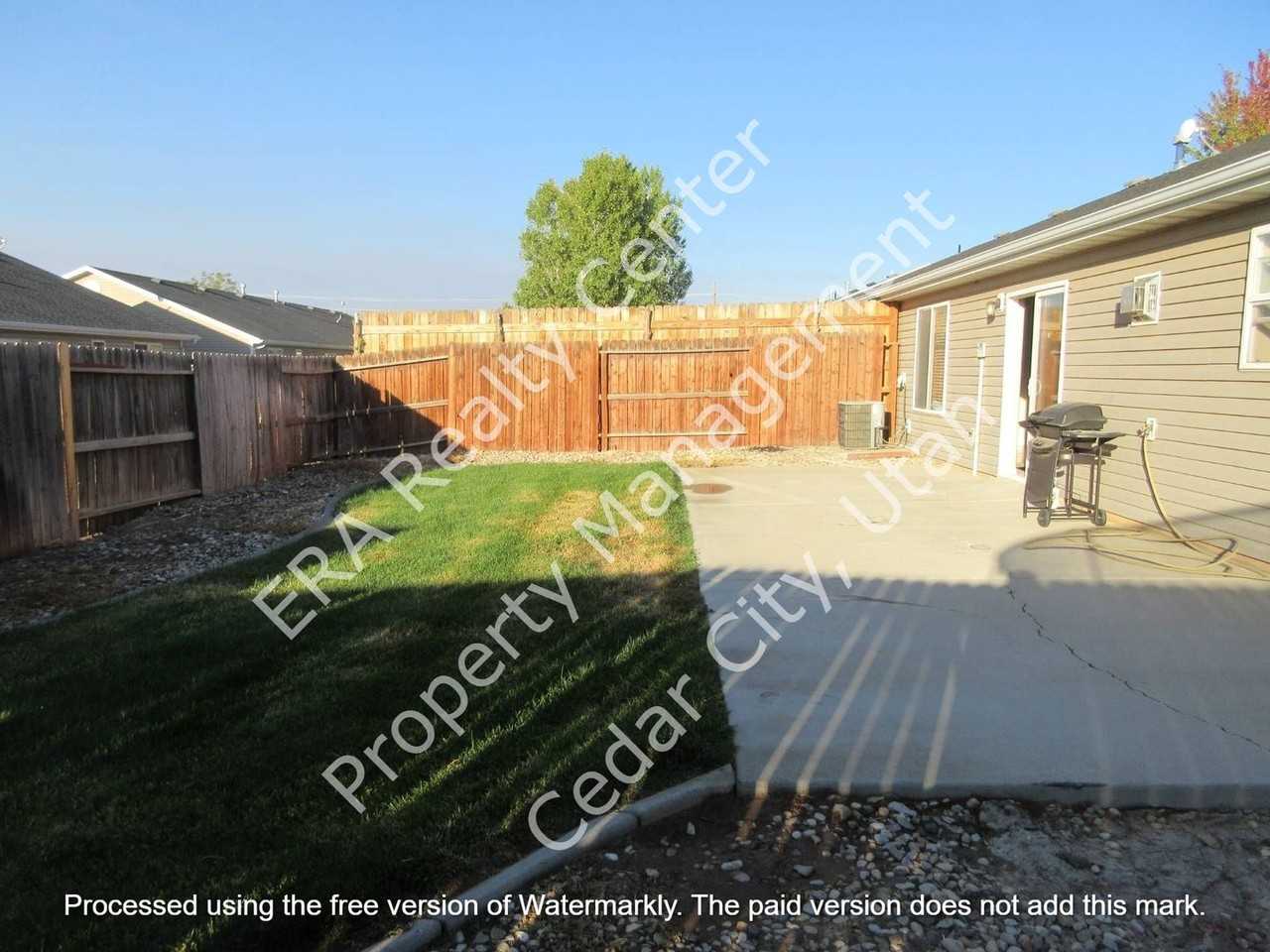 4276 W 300 N - Photo 4 of 13