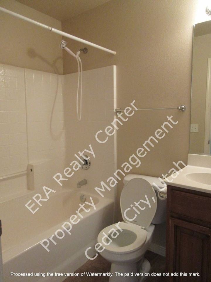 4276 W 300 N - Photo 5 of 13