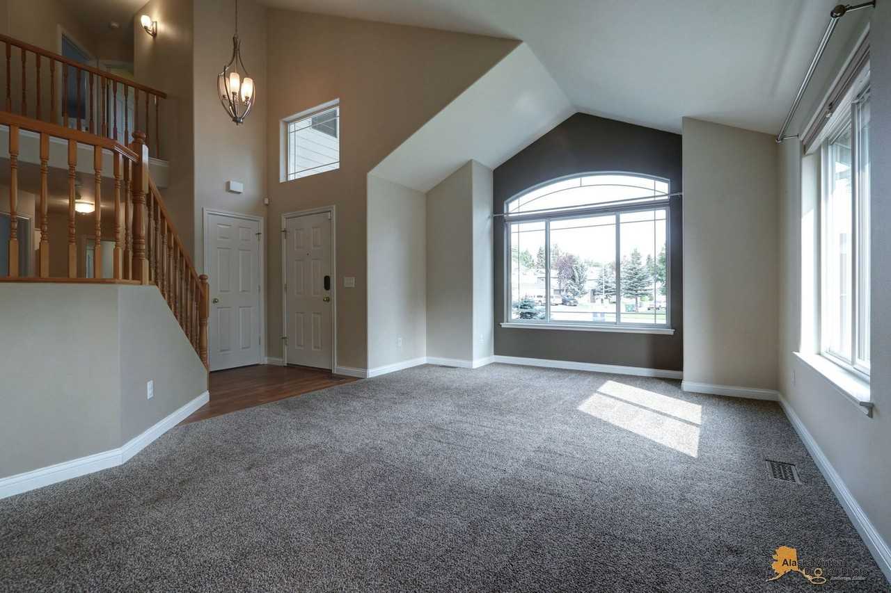 12761 Rivulet Cir - Photo 3 of 15