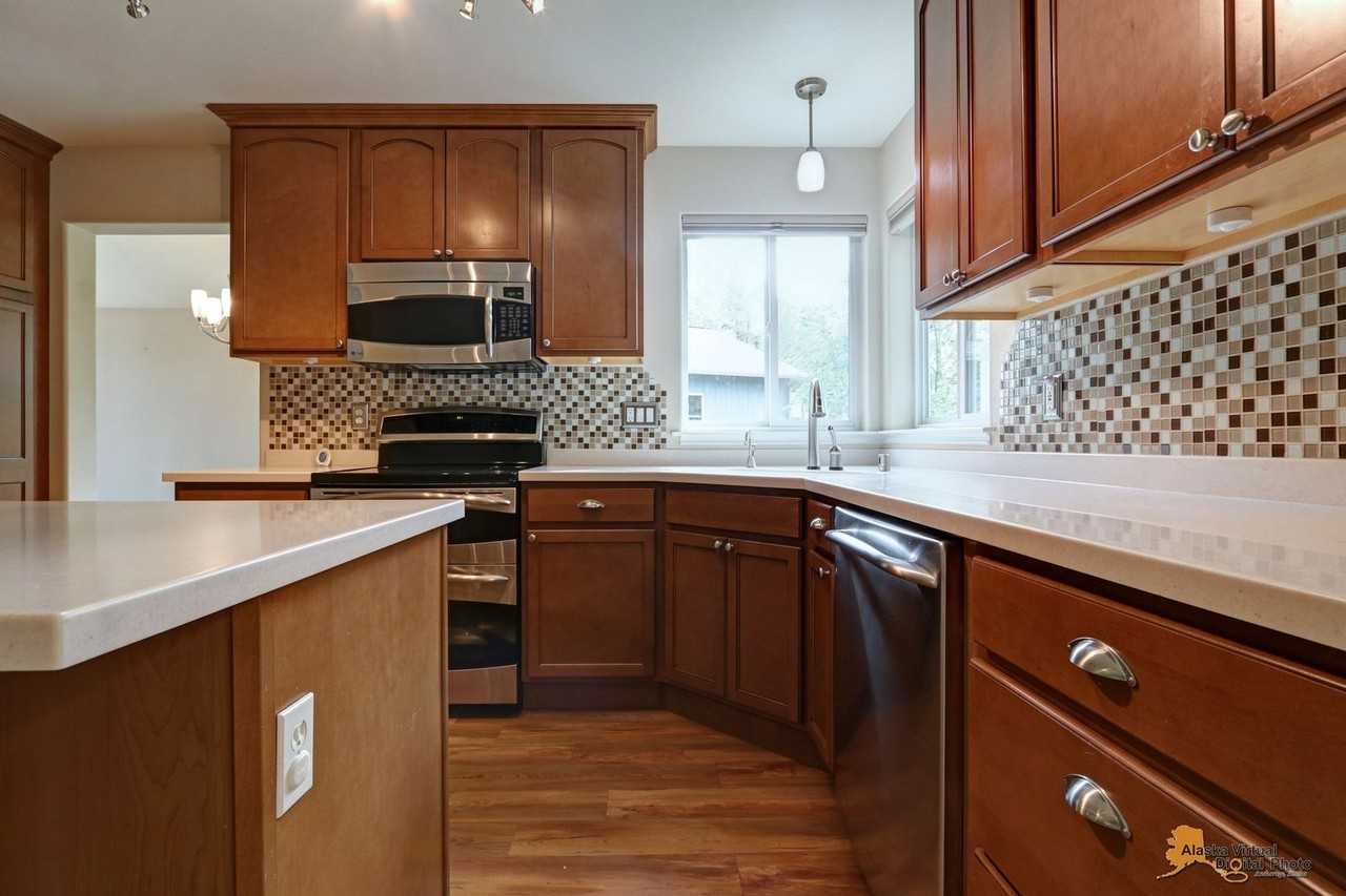12761 Rivulet Cir - Photo 5 of 15
