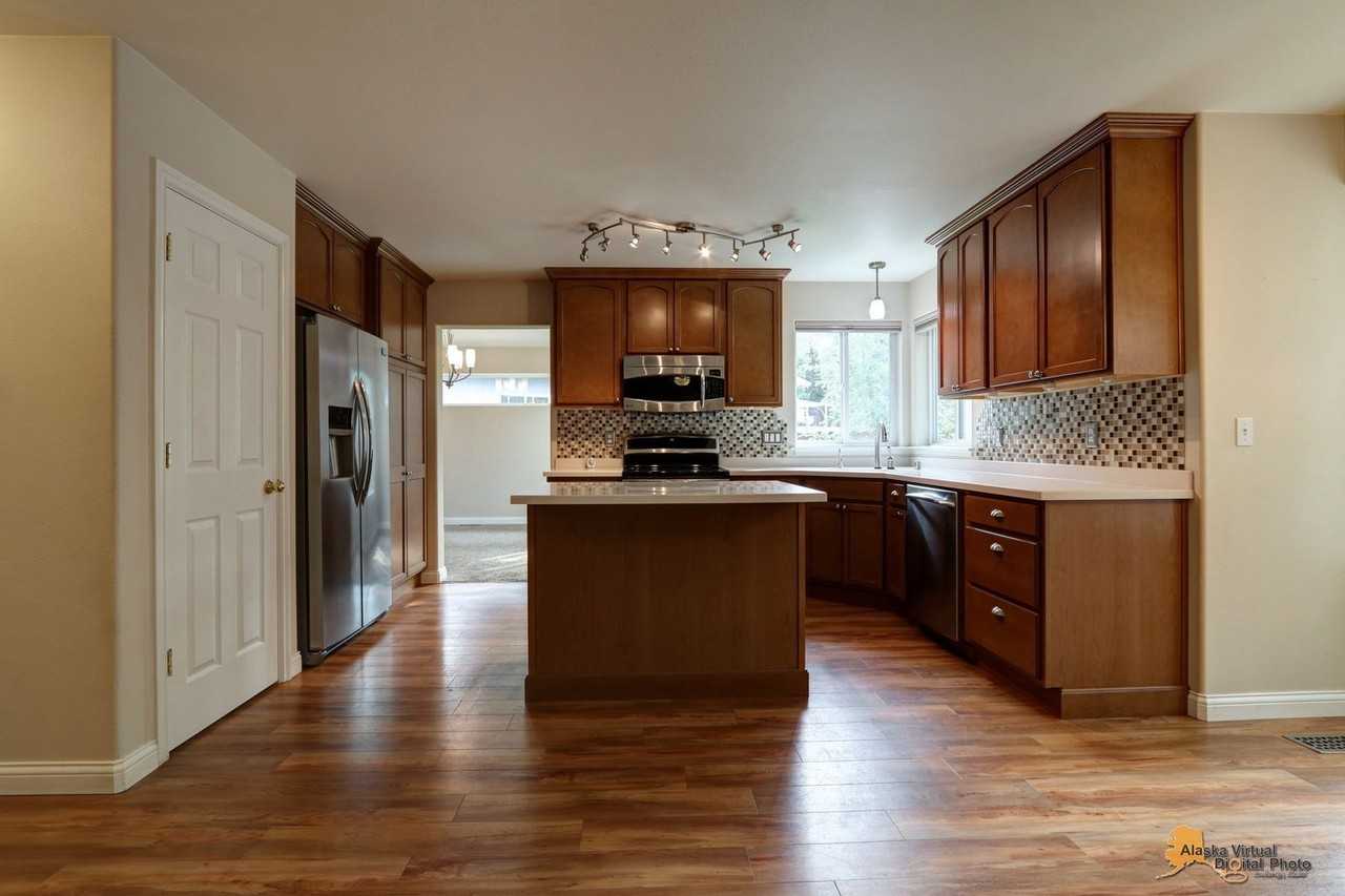12761 Rivulet Cir - Photo 7 of 15