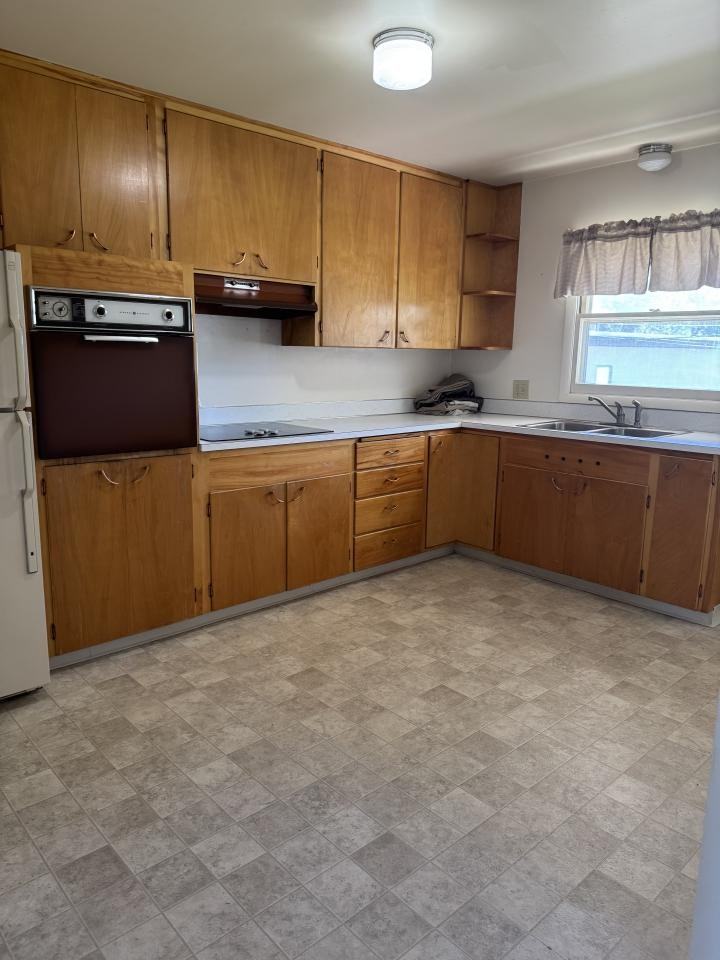 1712 15th St W - Photo 4 of 7