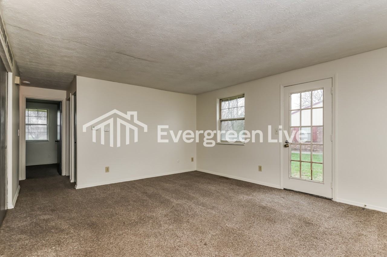 7640 Pomeranian Dr - Photo 3 of 15