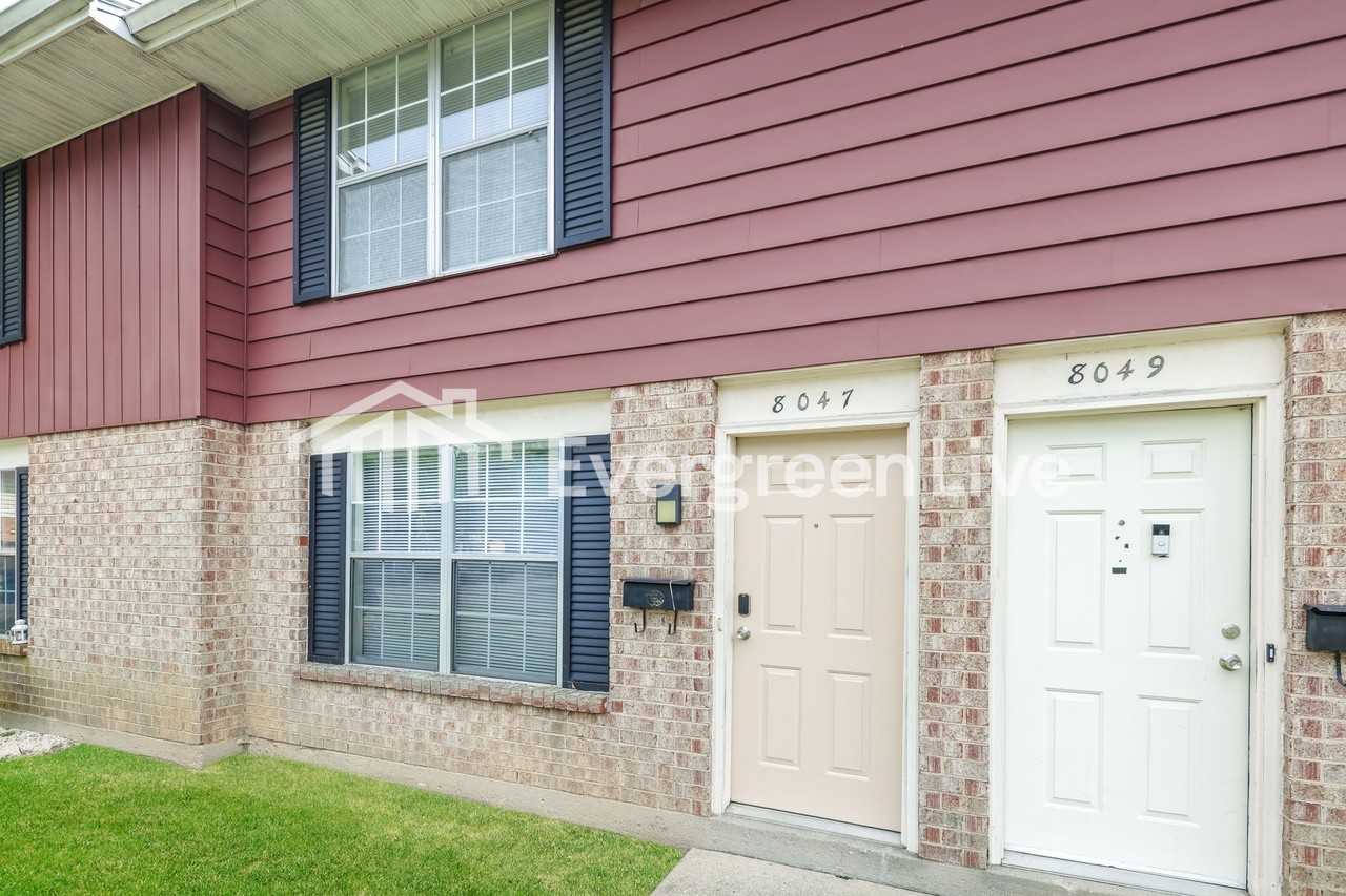 8047 Mount Aetna St - Photo 2 of 15