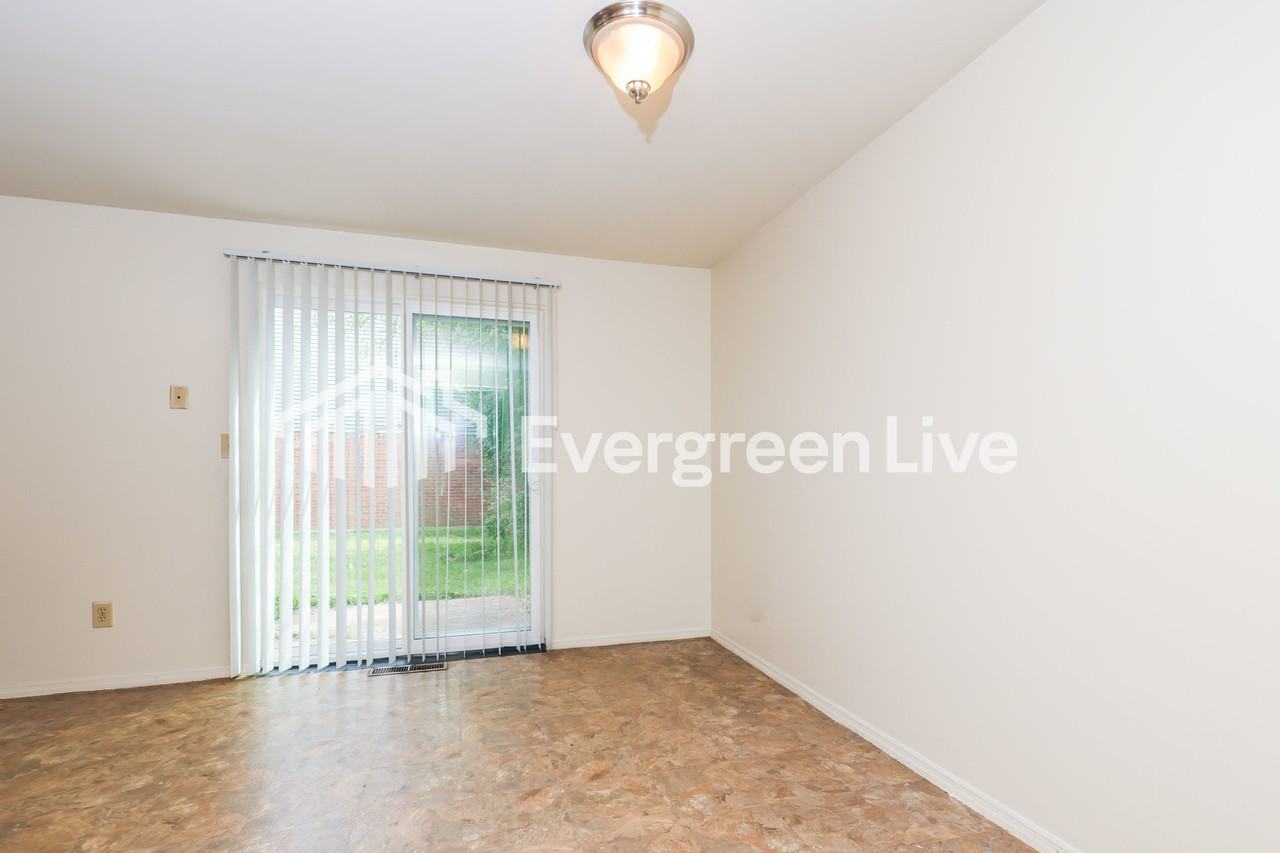 8047 Mount Aetna St - Photo 6 of 15