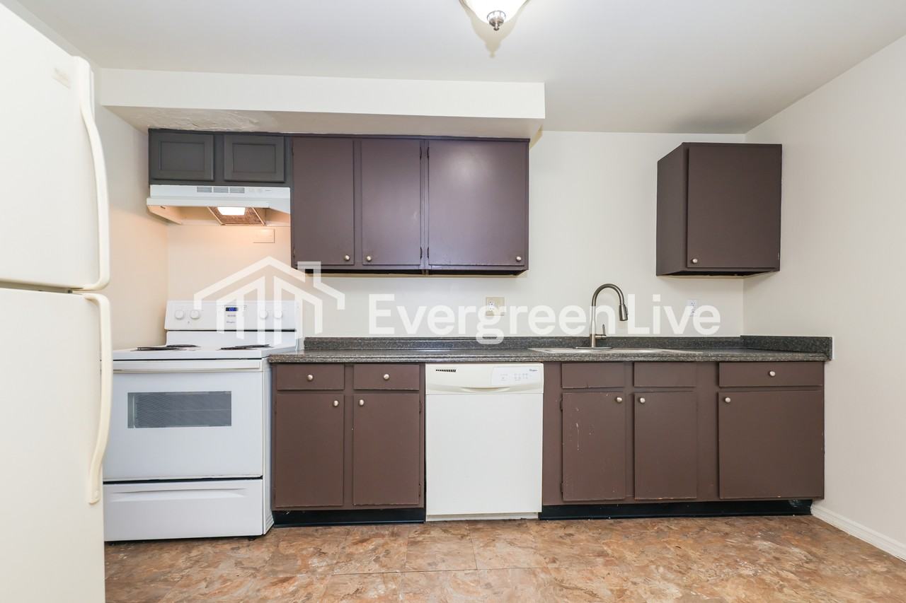 8047 Mount Aetna St - Photo 7 of 15