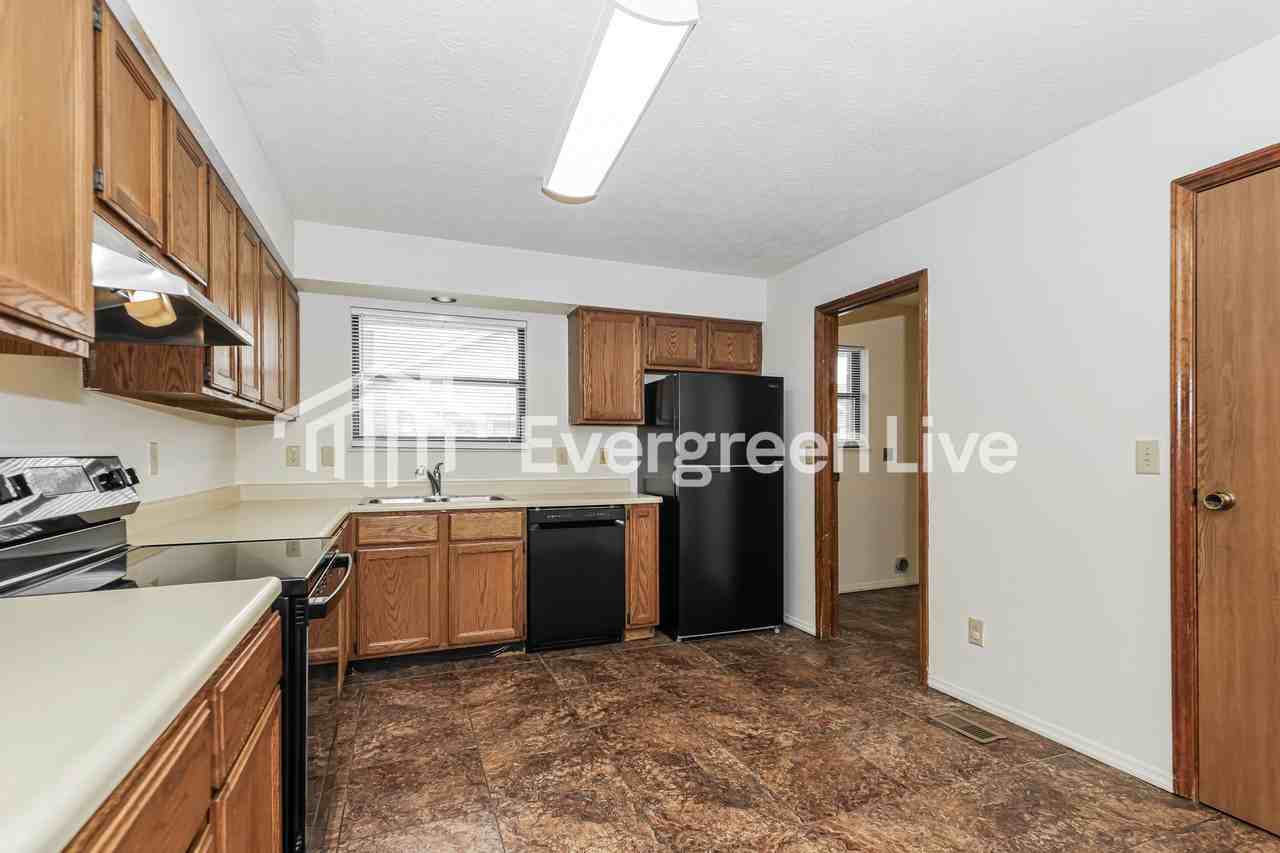 6651 Deer Knolls Dr - Photo 6 of 15