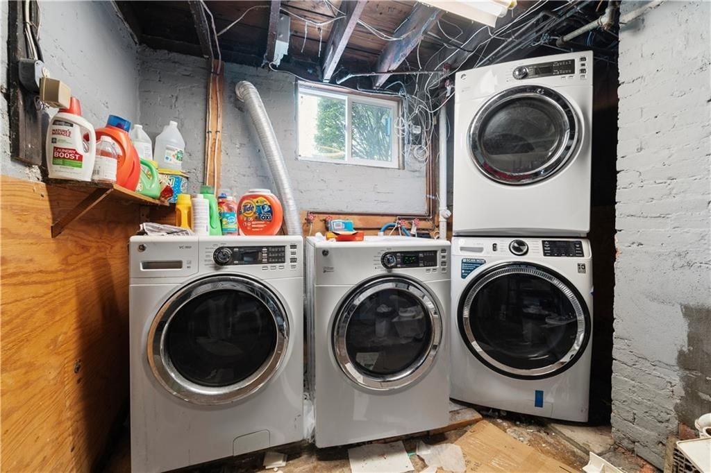 157 Irving Ave - Photo 3 of 26