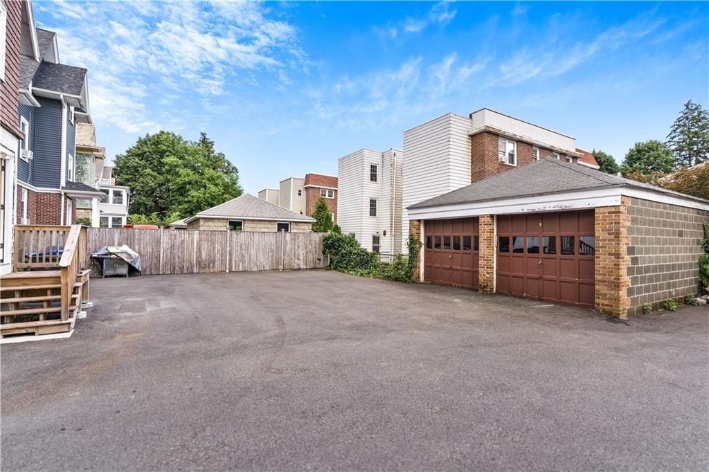 157 Irving Ave - Photo 4 of 26