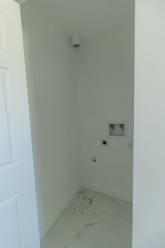 1939 Strozier Ave - Photo 5 of 15