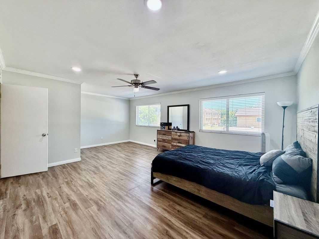 20120 Runnymede St ##15 - Photo 5 of 10