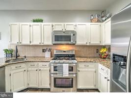 featured image of 216 Waverly Ct