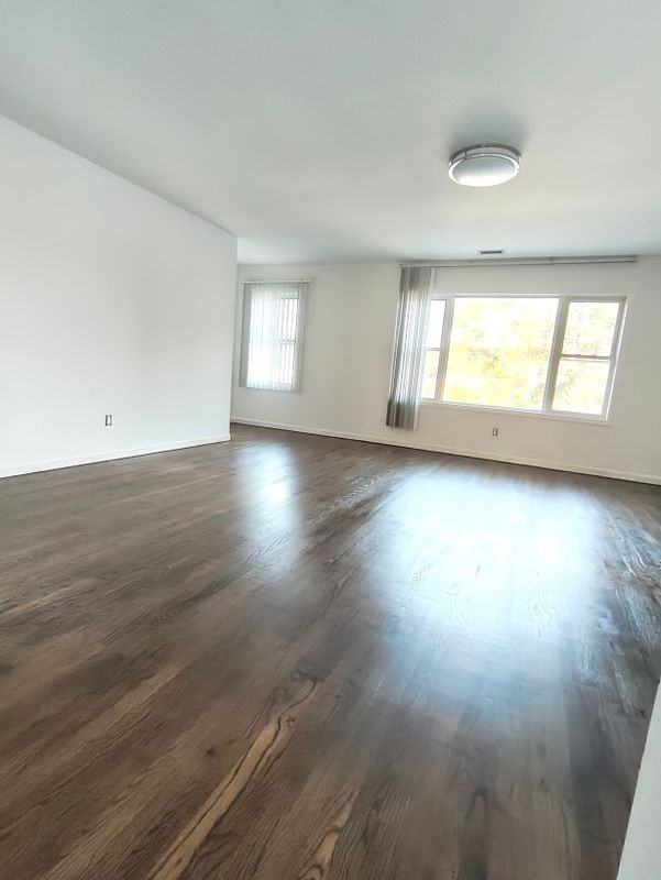 201 Truman Ave - Photo 2 of 11