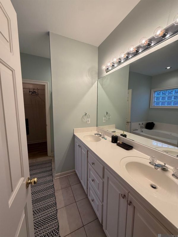 5545 Ducros Dr - Photo 6 of 7