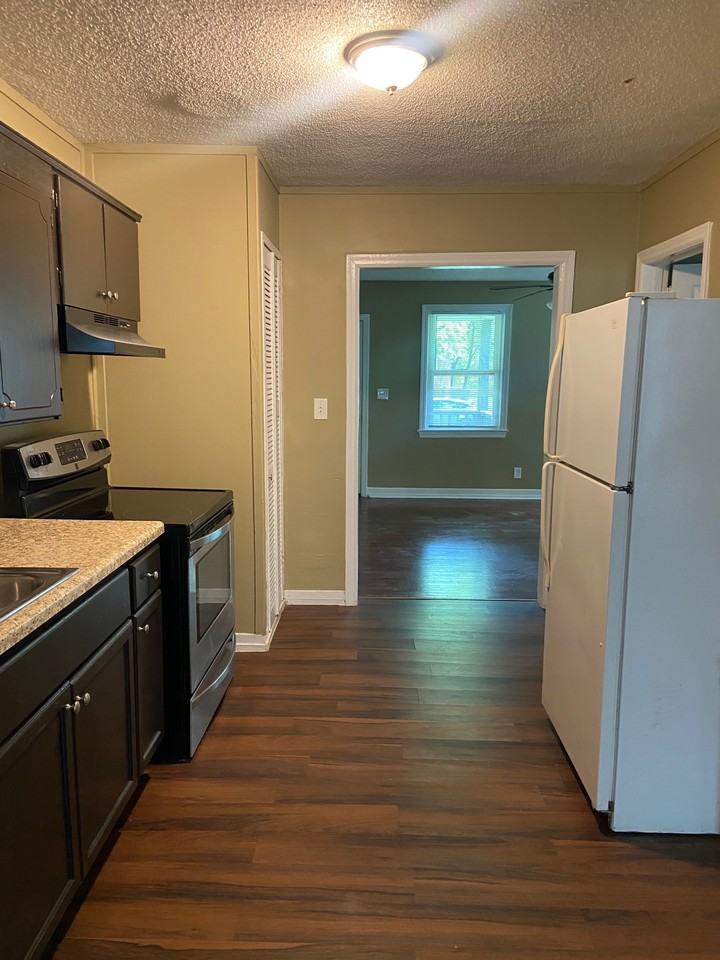 600 9th Court South - Photo 5 of 14