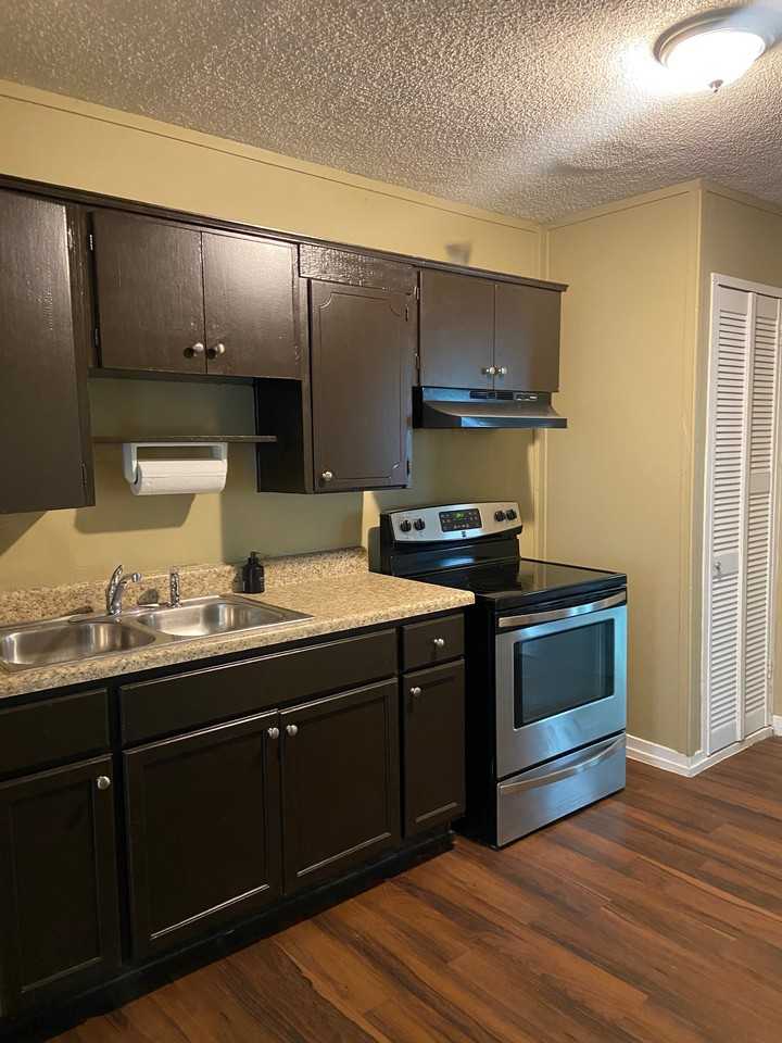 600 9th Court South - Photo 6 of 14