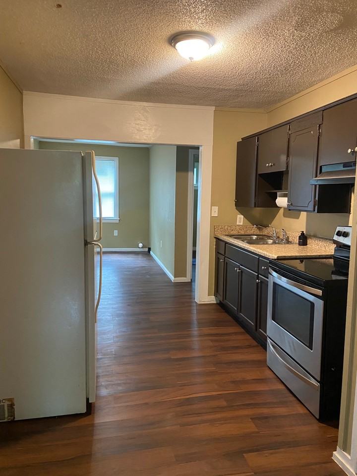 600 9th Court South - Photo 7 of 14