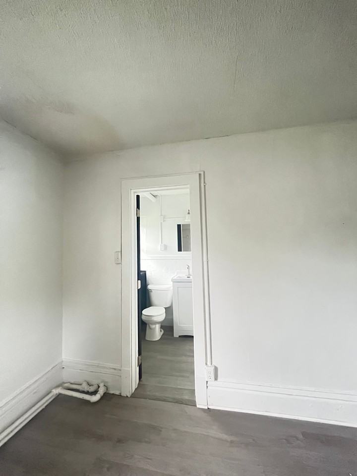 319 Franklin Avenue #3 - Photo 5 of 8