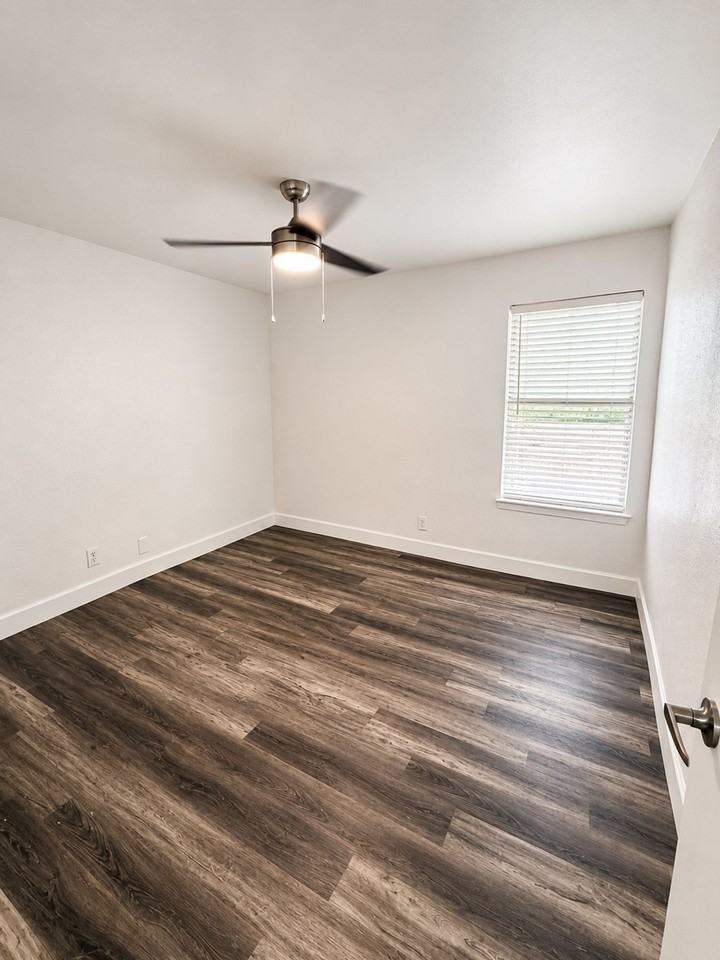Cedar Lane Apartments - Photo 6 of 32