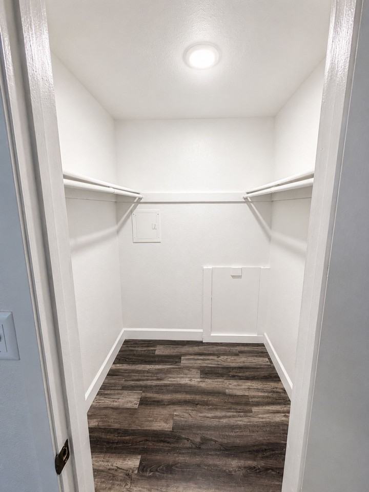 Cedar Lane Apartments - Photo 7 of 32