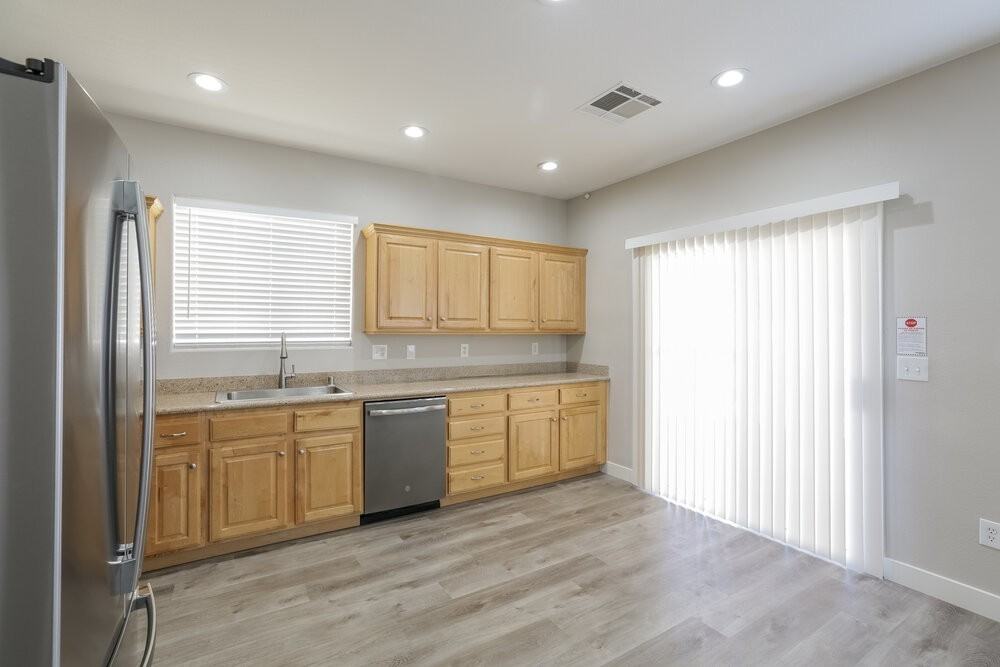 7866 Harp Tree St - Photo 7 of 17
