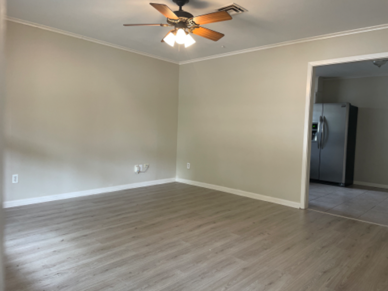 600 E University Ave #6 - Photo 4 of 12