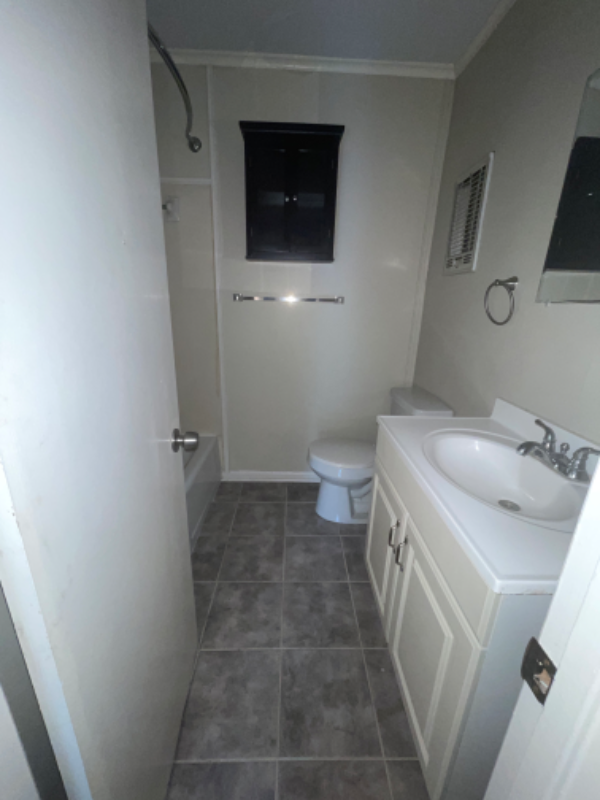 600 E University Ave #6 - Photo 6 of 12