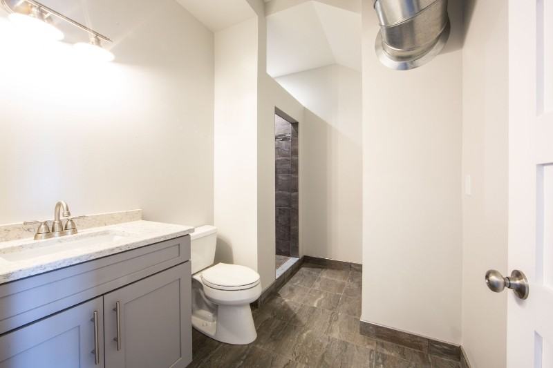490 Pearl St #2 - Photo 5 of 7