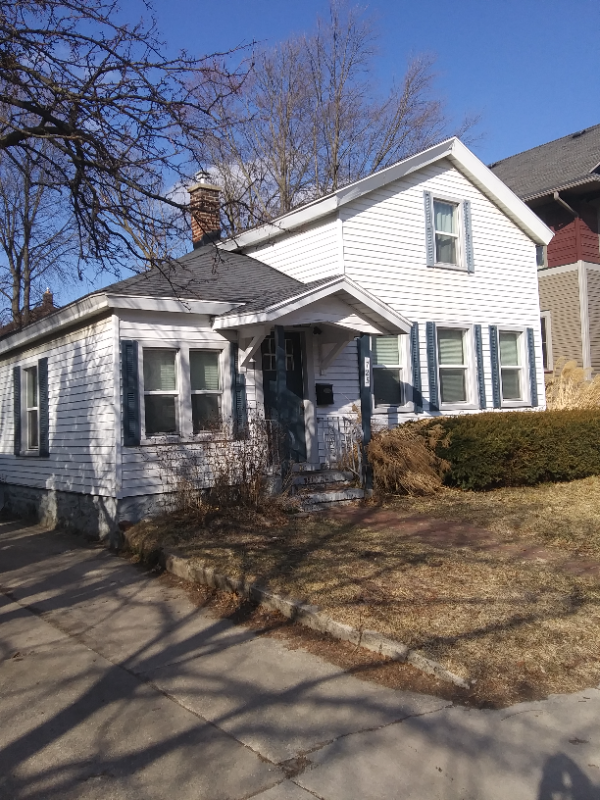725 Fulton St E - Photo 2 of 34