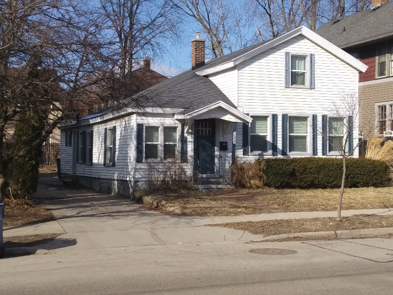 725 Fulton St E - Photo 3 of 34