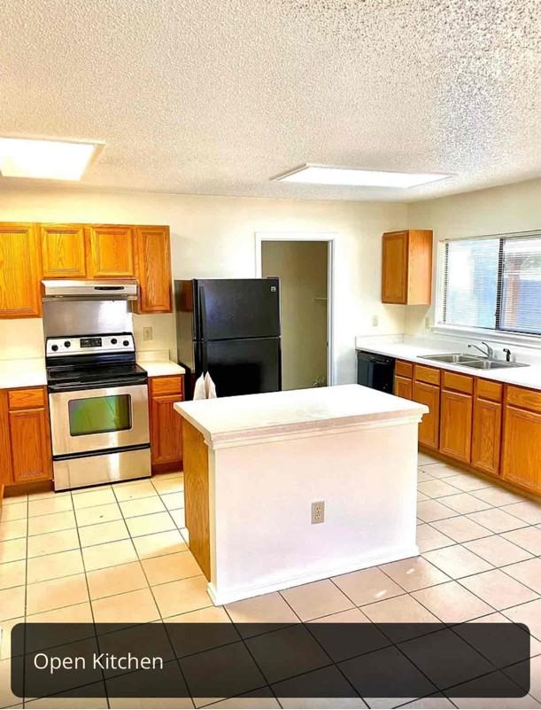 8006 Coral Meadow Dr - Photo 2 of 7
