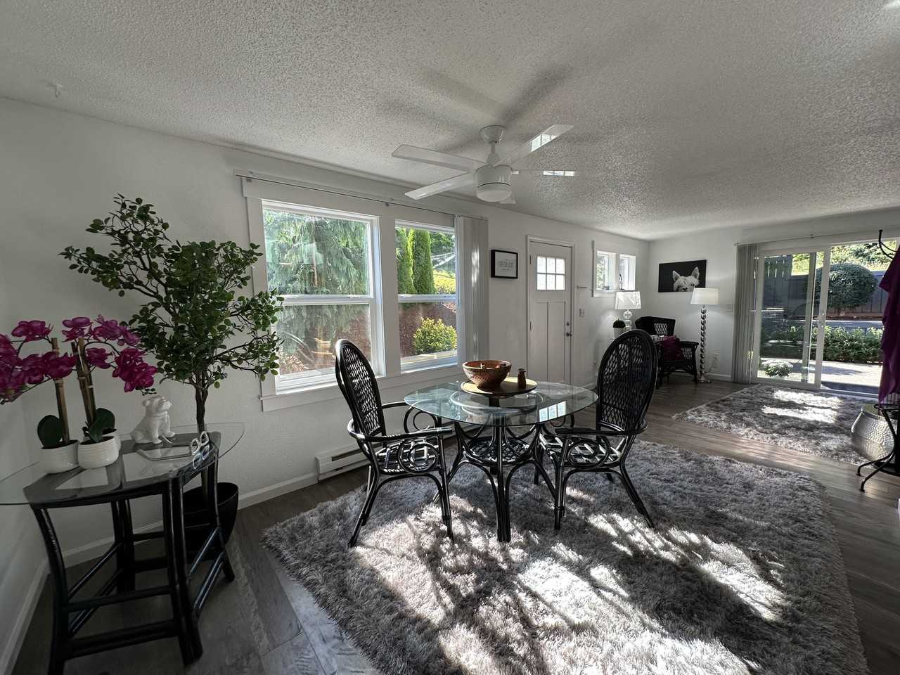 838 Phoenix St Ne - Photo 4 of 25