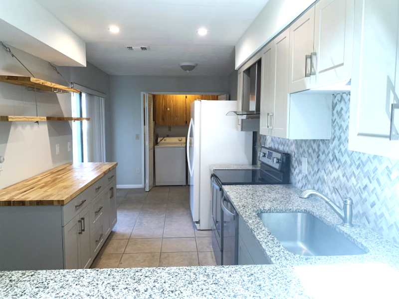 5429 Vineland Rd - Photo 6 of 14
