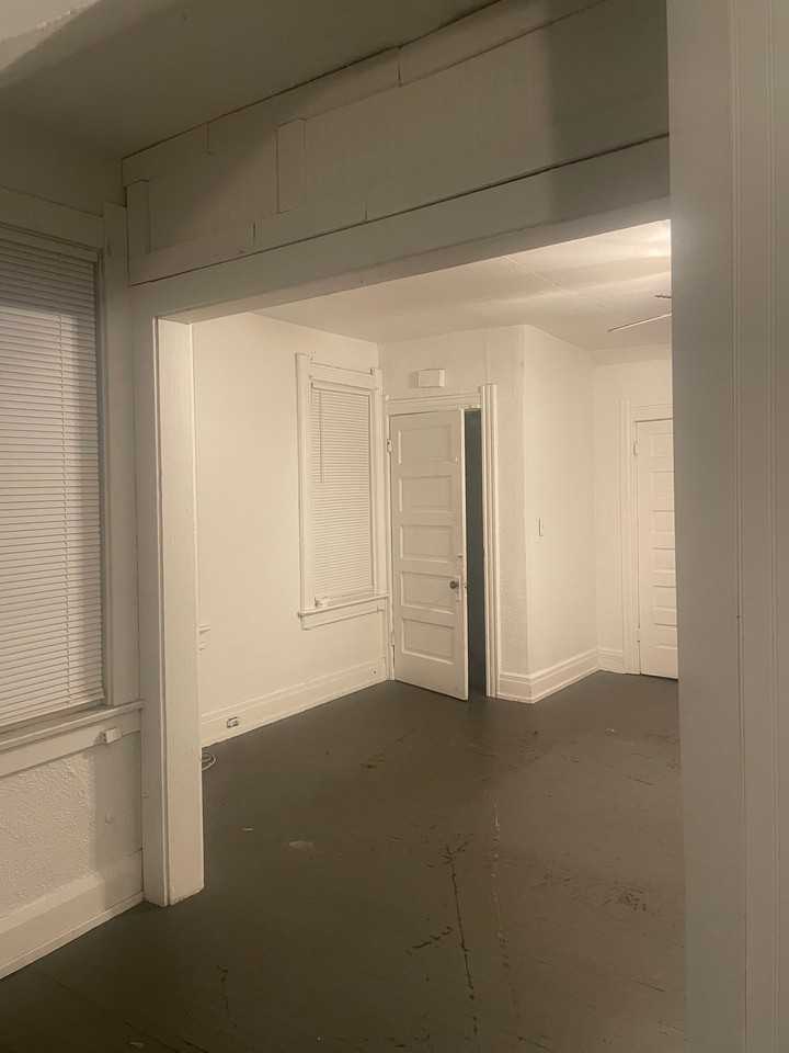 1213 Western Ave - Photo 5 of 5