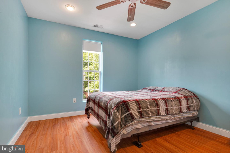 10044 Blake Ln - Photo 5 of 9