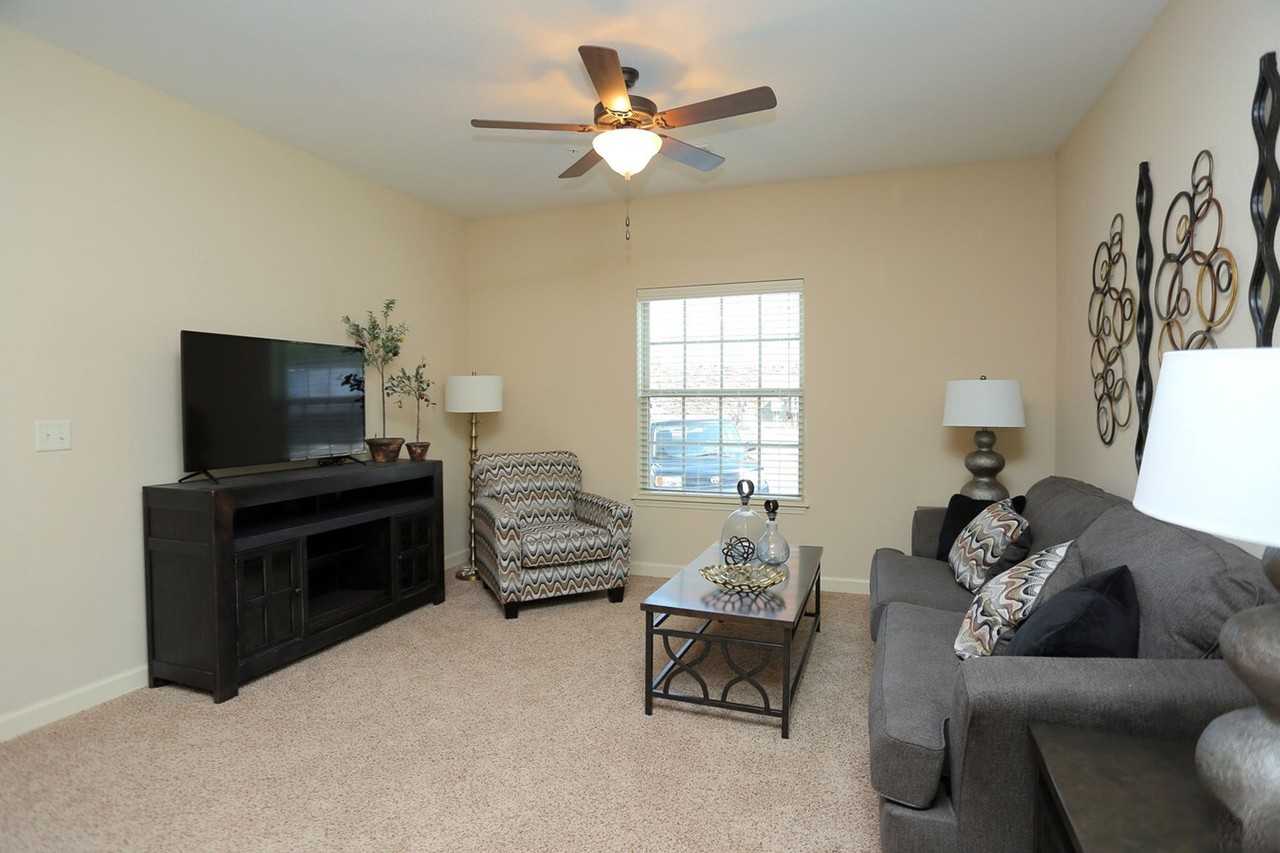 Anderson House Apartments - Photo 3 of 14